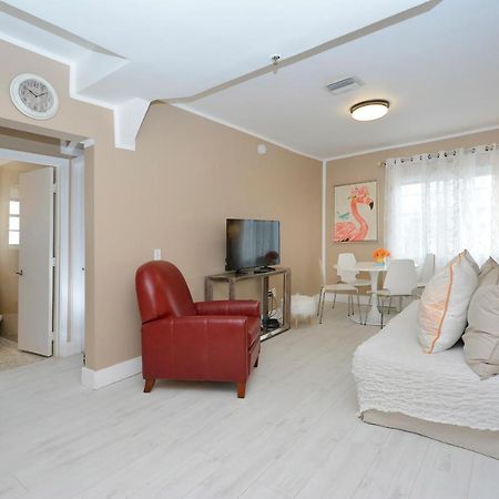 Ocean Drive Beach Apartments マイアミビーチ エクステリア 写真